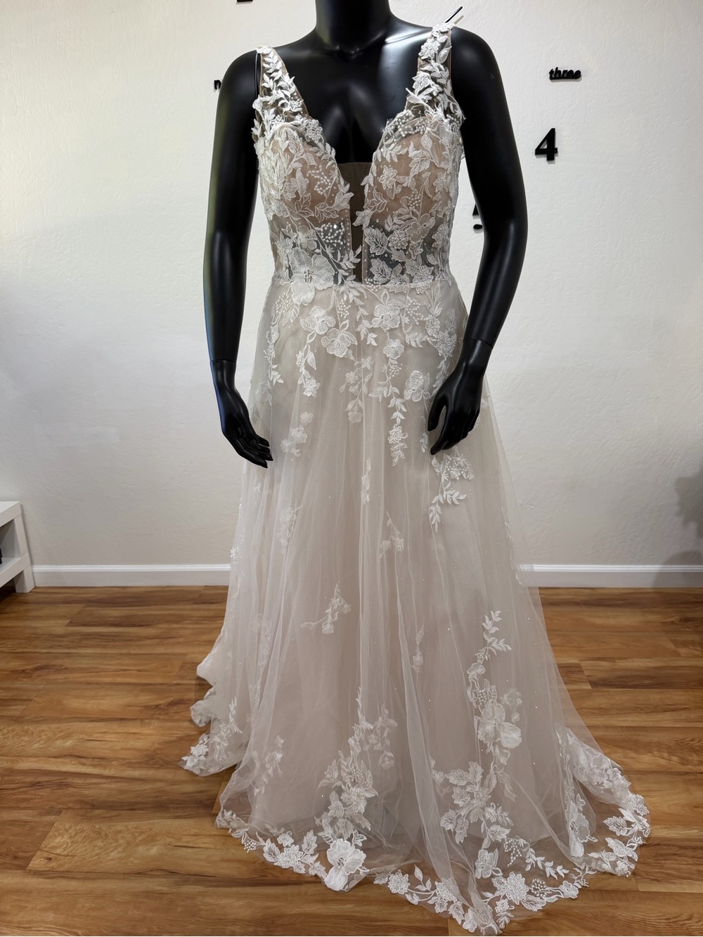 Lillian West 66222 Lace Glitter Tulle Wedding Dress NWT Size 18